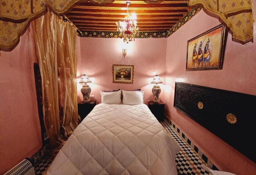带泳池观景的豪华房, Palais Al Firdaous