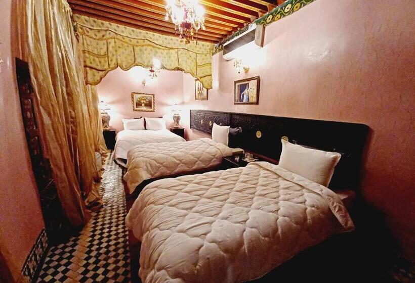 带泳池观景的豪华房, Palais Al Firdaous