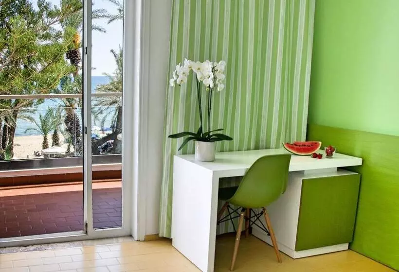 オーシャンビュースタンダードルーム, Palm Beach