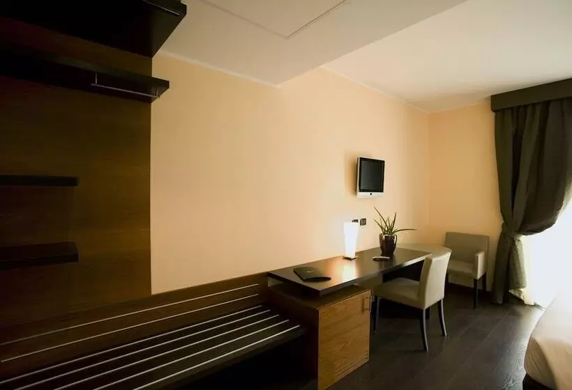 スタンダードシングルルーム, Red S Redaelli