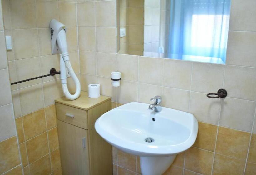 标准单人间, Residence Ampurias