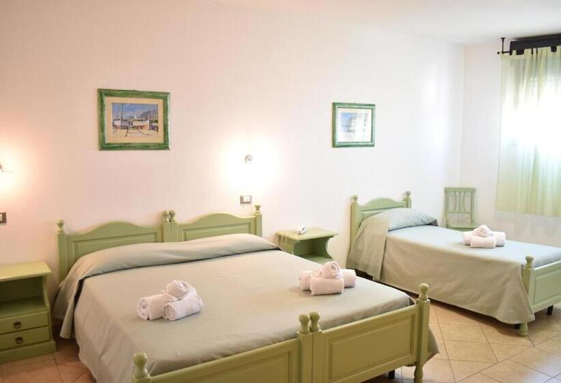 Номер Стандарт Трехместный, Residence Ampurias