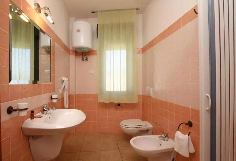 اتاق خانوادگی, Residence Ampurias