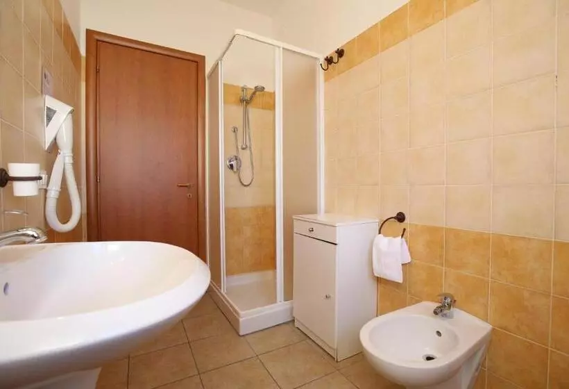 اتاق خانوادگی, Residence Ampurias