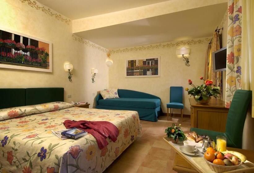 اتاق استاندارد چهار تخته, Santa Maria