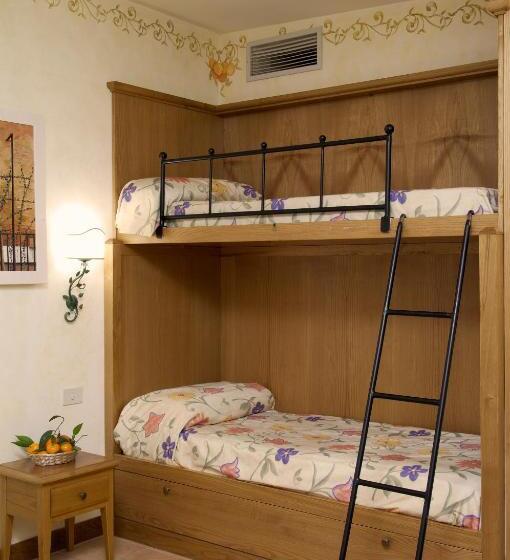 اتاق استاندارد چهار تخته, Santa Maria