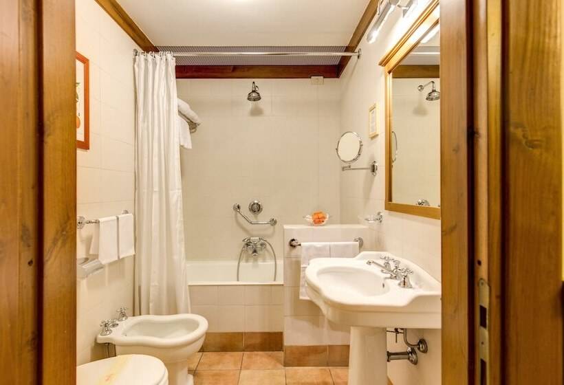 اتاق استاندارد چهار تخته, Santa Maria