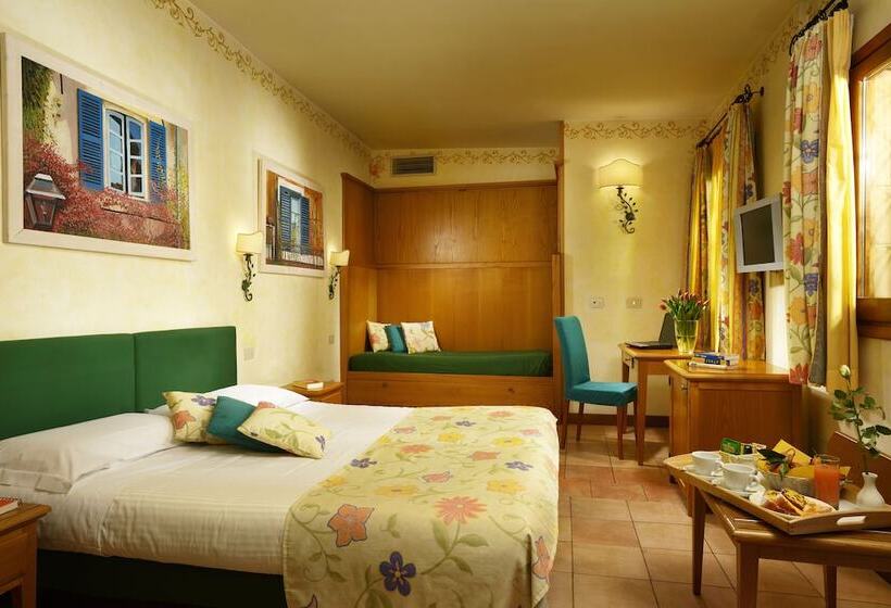 اتاق استاندارد چهار تخته, Santa Maria