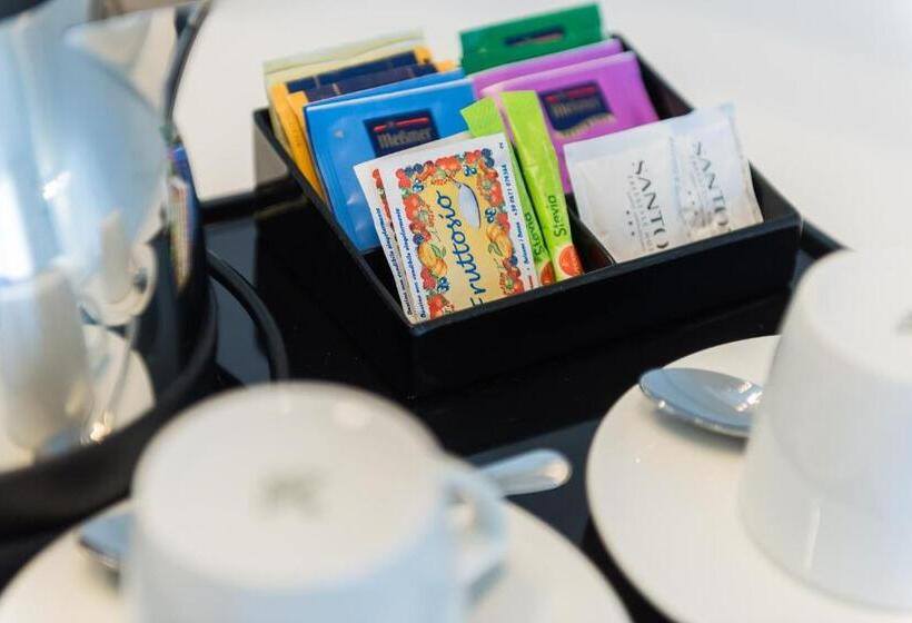 חדר סטנדרט, Santoni Freelosophy