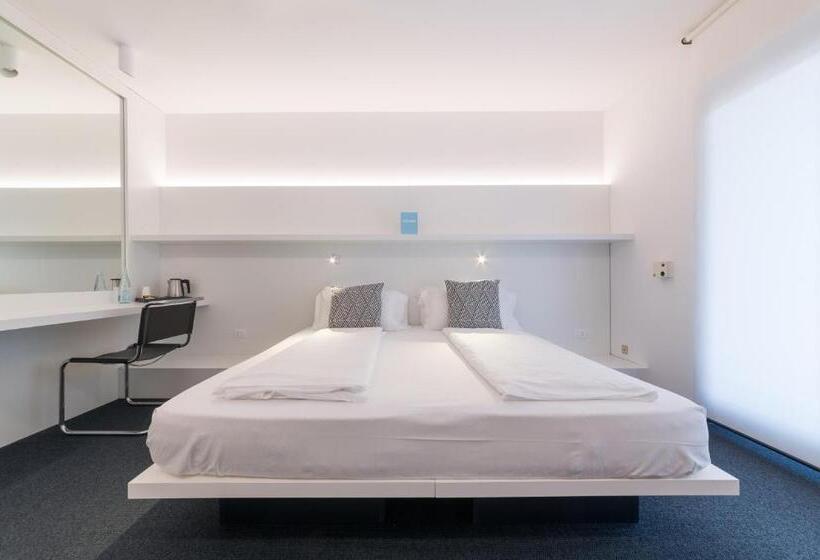 חדר סטנדרט, Santoni Freelosophy