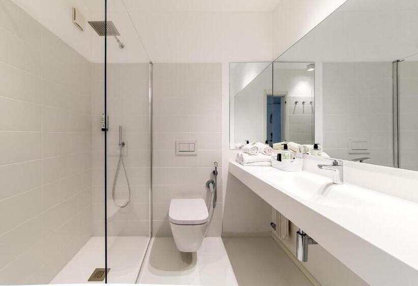 חדר סטנדרט, Santoni Freelosophy