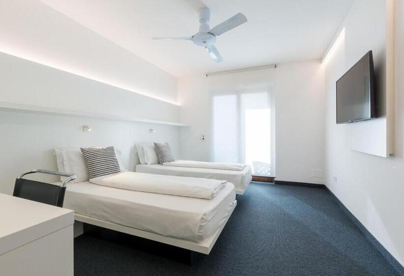 חדר סטנדרט, Santoni Freelosophy