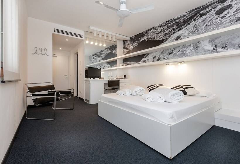 חדר סטנדרט, Santoni Freelosophy