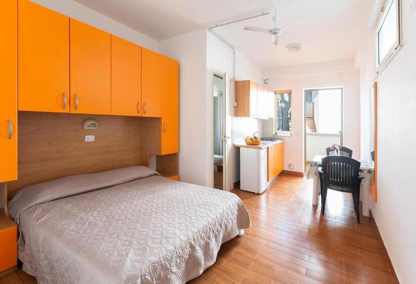 סטודיו סטנדרט עם מרפסת, Sfinal Residence