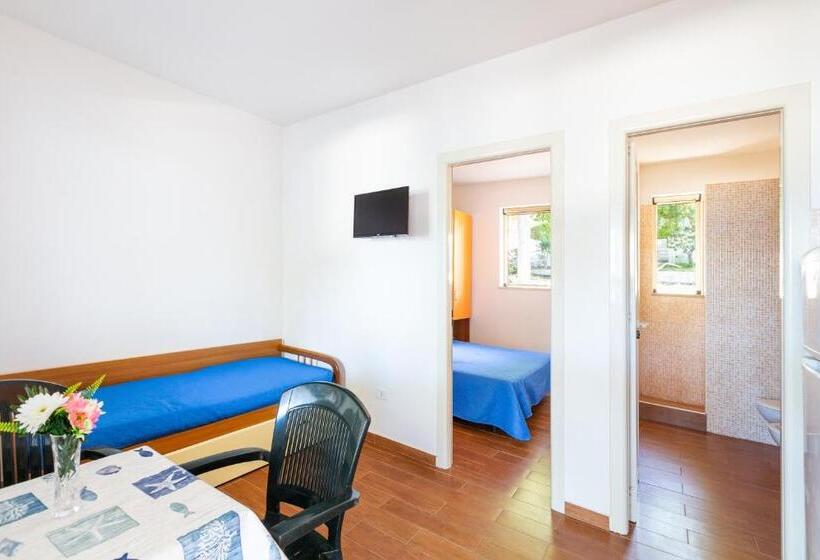 דירת חדר, Sfinal Residence