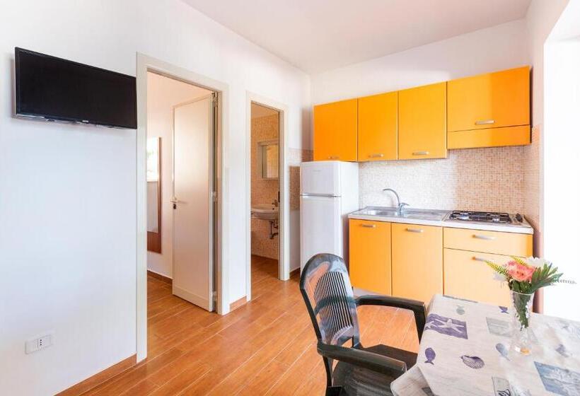 דירת חדר, Sfinal Residence