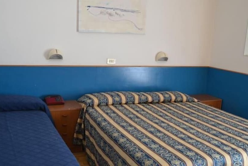 スタンダードトリプルルーム, Vergilius