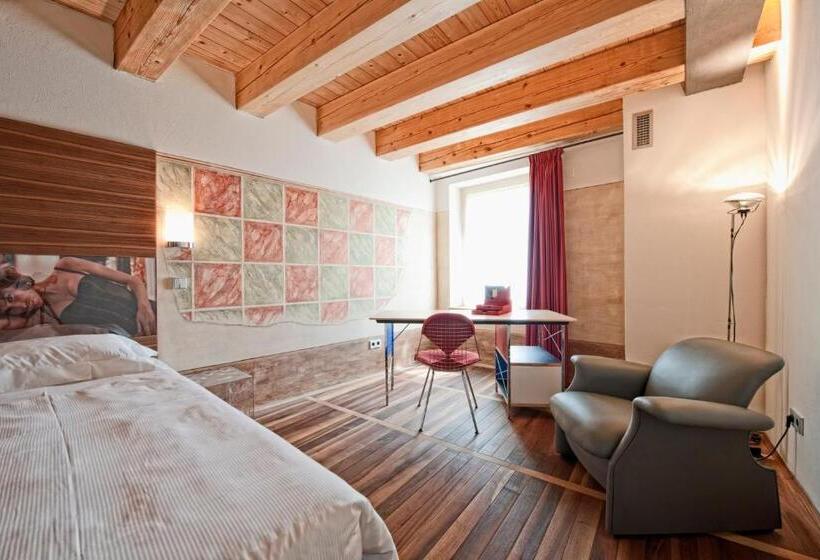 クラシックルーム, Veronesi La Torre