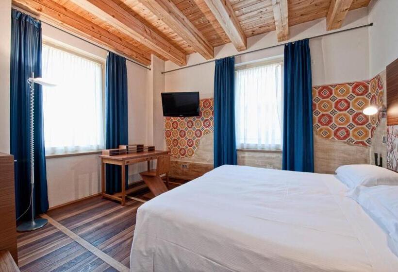 クラシックルーム, Veronesi La Torre