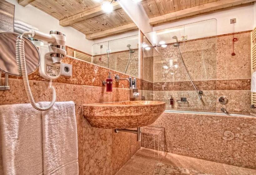 クラシックルーム, Veronesi La Torre