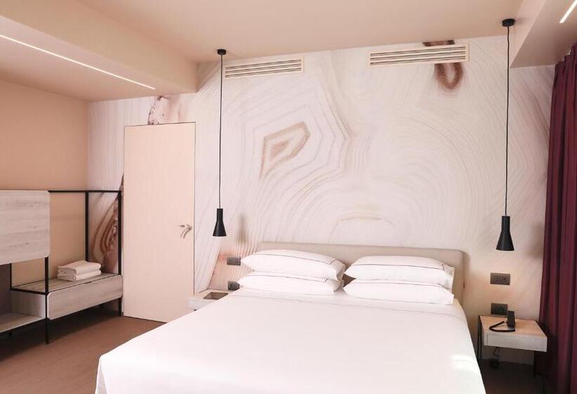 スタンダードルーム, Veronesi La Torre