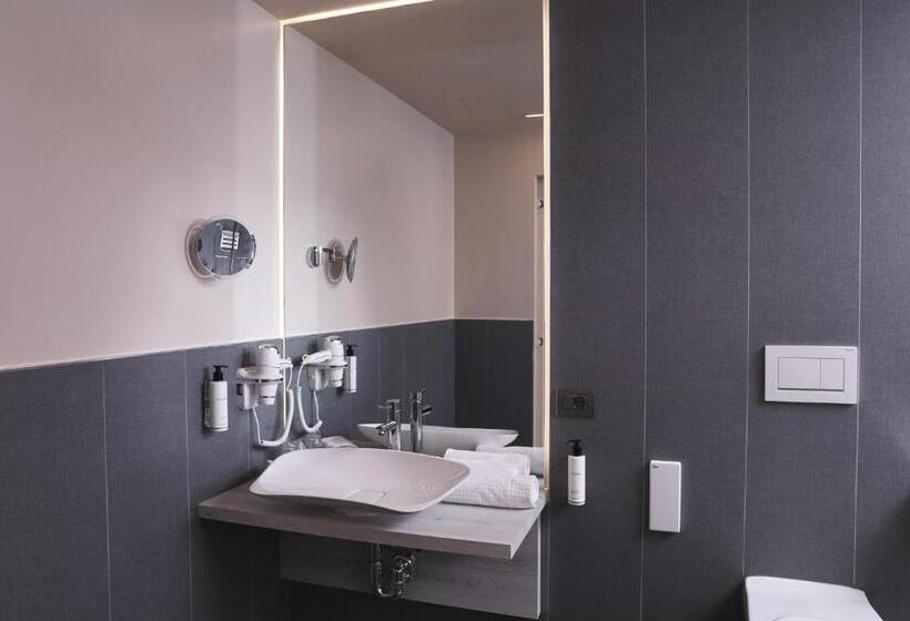 スタンダードルーム, Veronesi La Torre