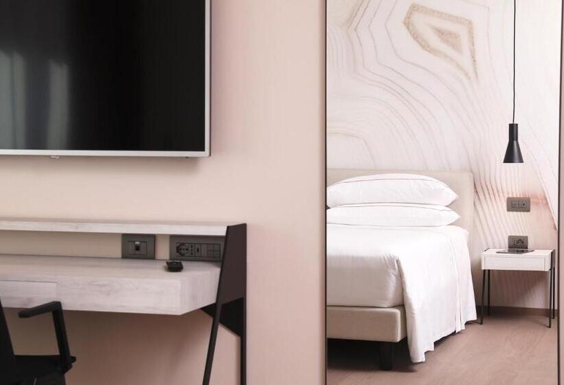 スタンダードルーム, Veronesi La Torre