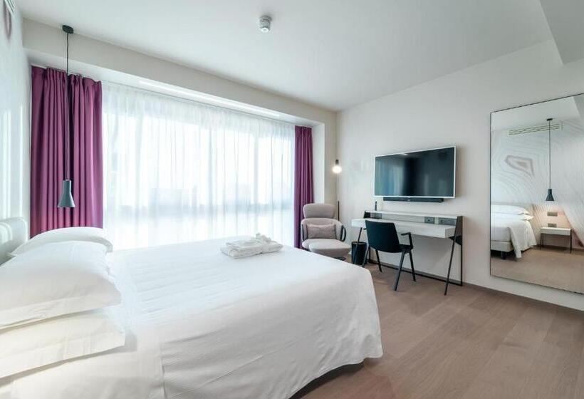 スタンダードルーム, Veronesi La Torre