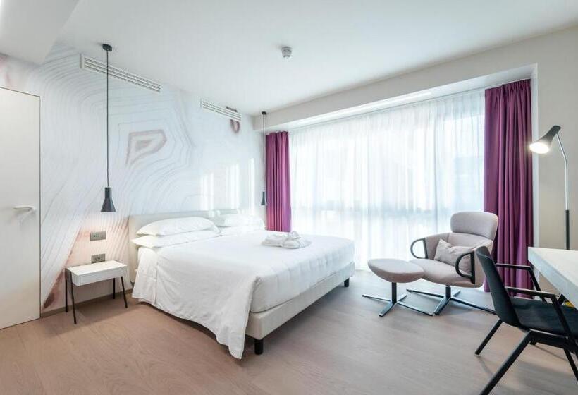 スタンダードルーム, Veronesi La Torre