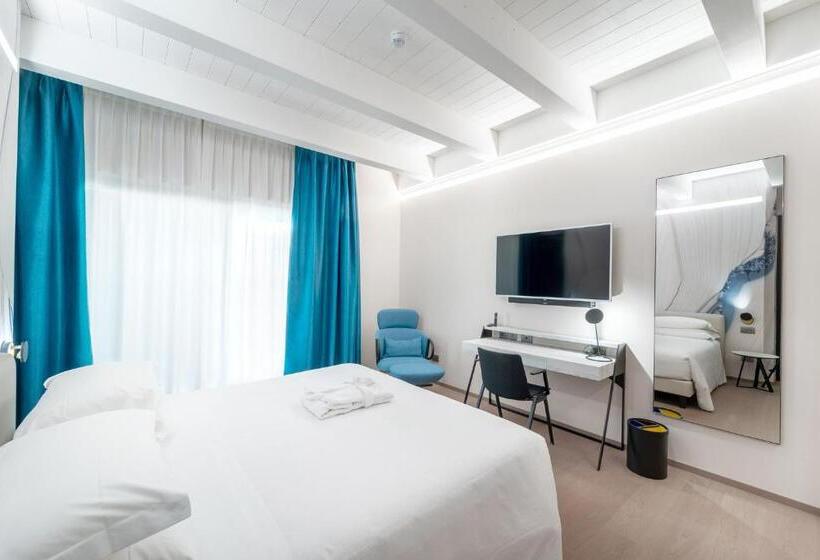 バルコニー付きスタンダードルーム, Veronesi La Torre