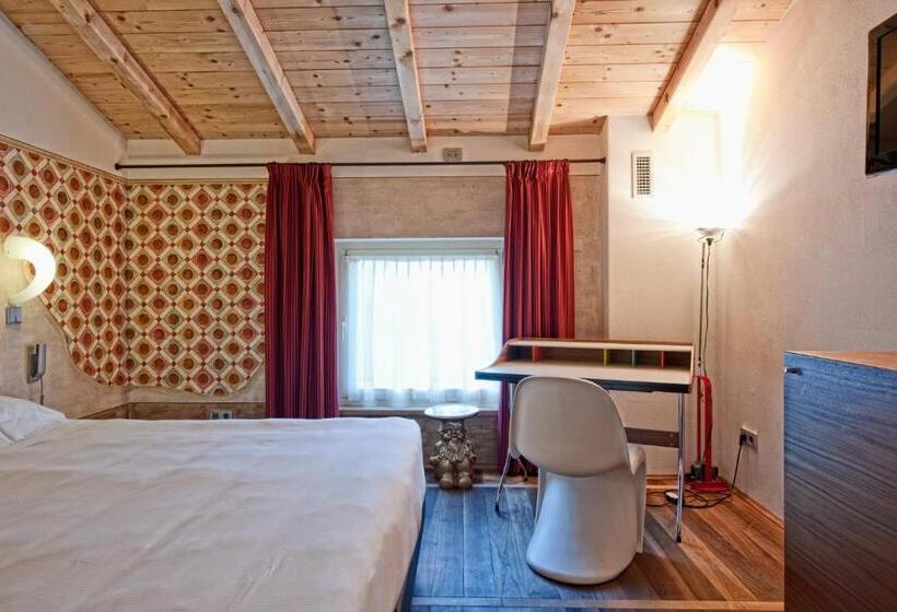 クラシックルーム, Veronesi La Torre