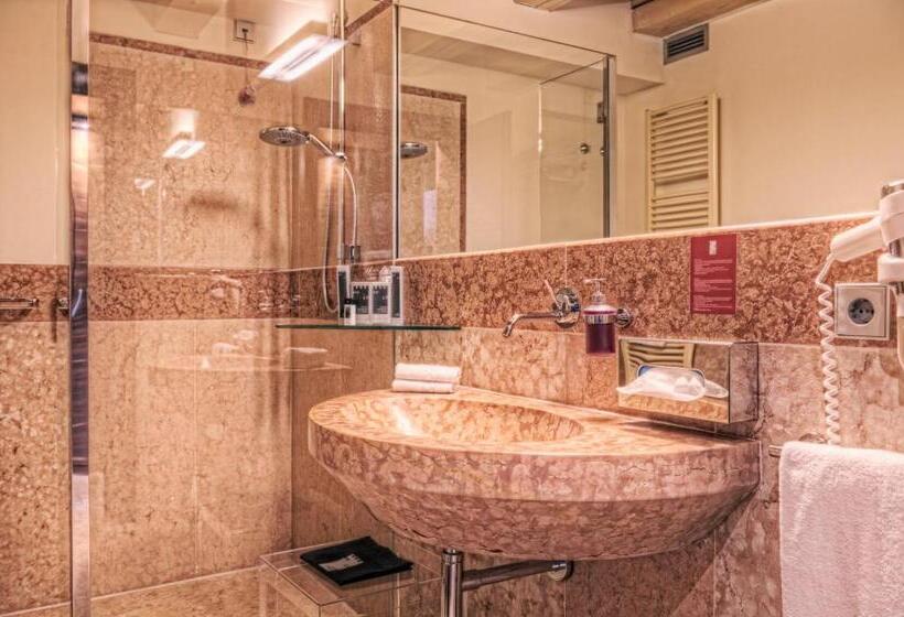 デラックスルーム, Veronesi La Torre