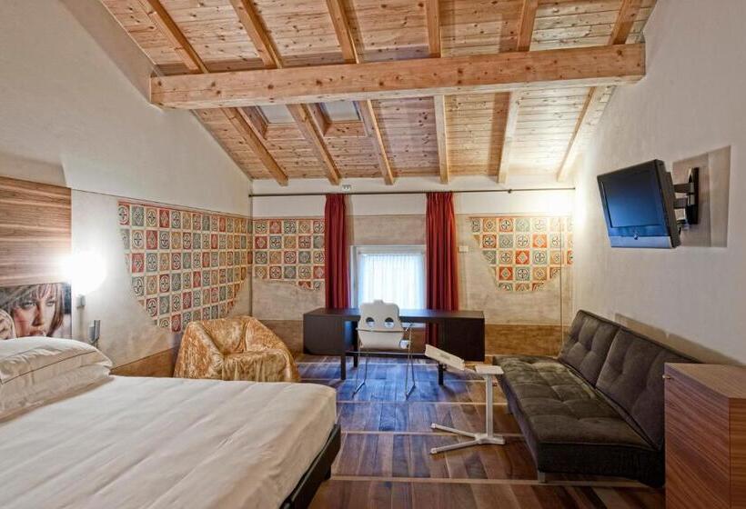 سوییت جونیور, Veronesi La Torre