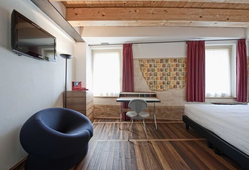 クラシックルーム, Veronesi La Torre