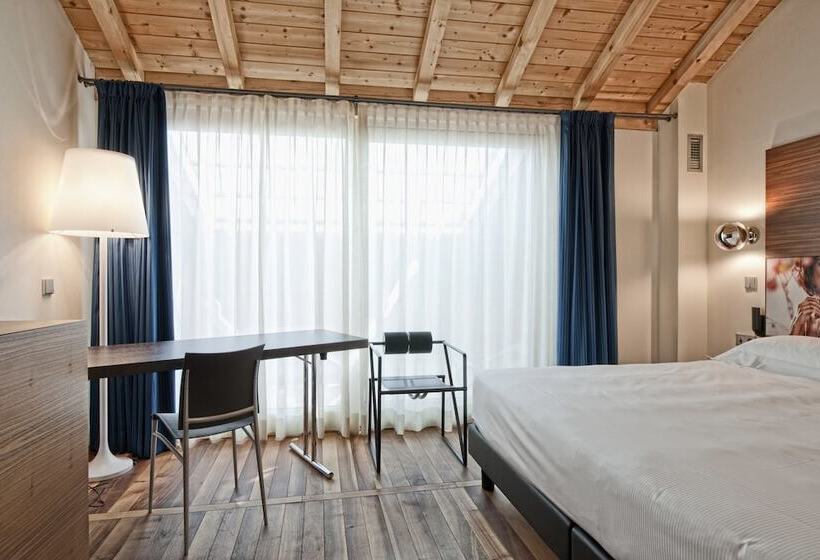 クラシックルーム, Veronesi La Torre