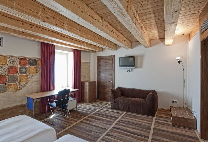 ジュニアスイート, Veronesi La Torre