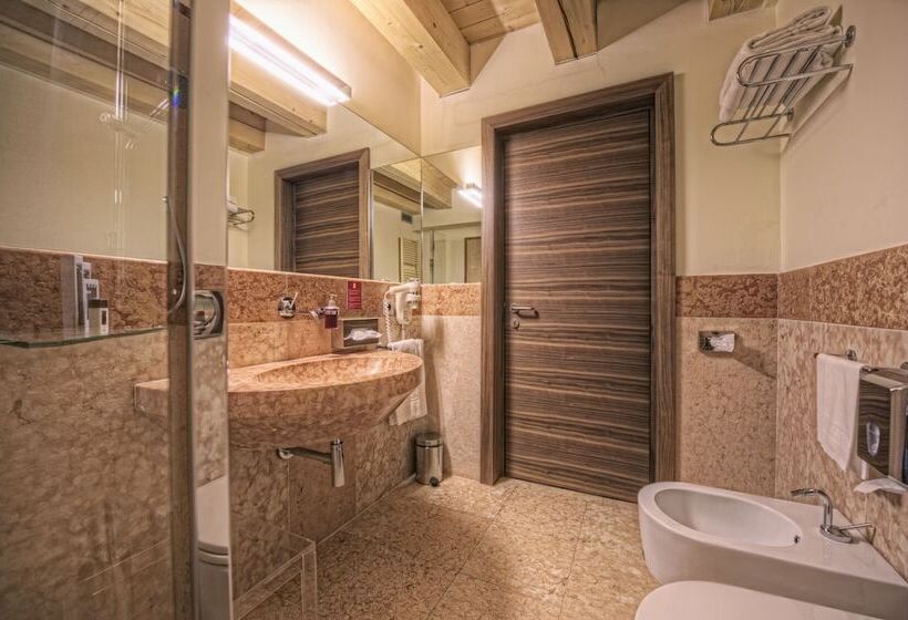 ジュニアスイート, Veronesi La Torre