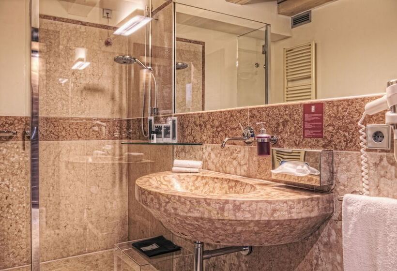 デラックスルーム, Veronesi La Torre