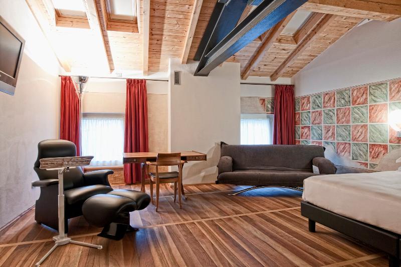 ジュニアスイート, Veronesi La Torre