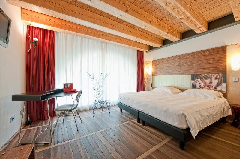 クラシックルーム, Veronesi La Torre