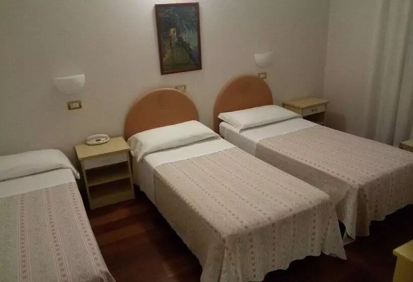 اتاق استاندارد سه نفره, Villa Ricci & Benessere