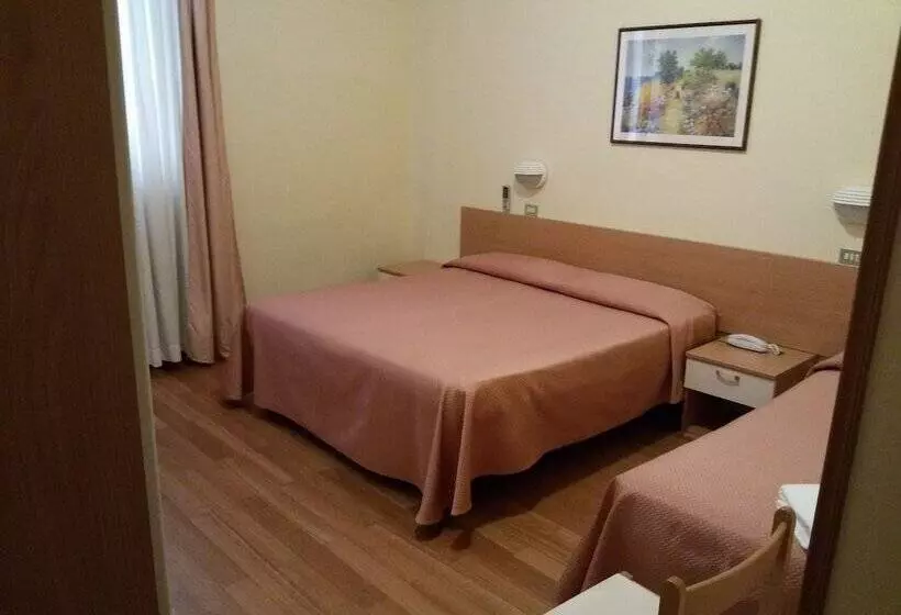 اتاق استاندارد سه نفره, Villa Ricci & Benessere