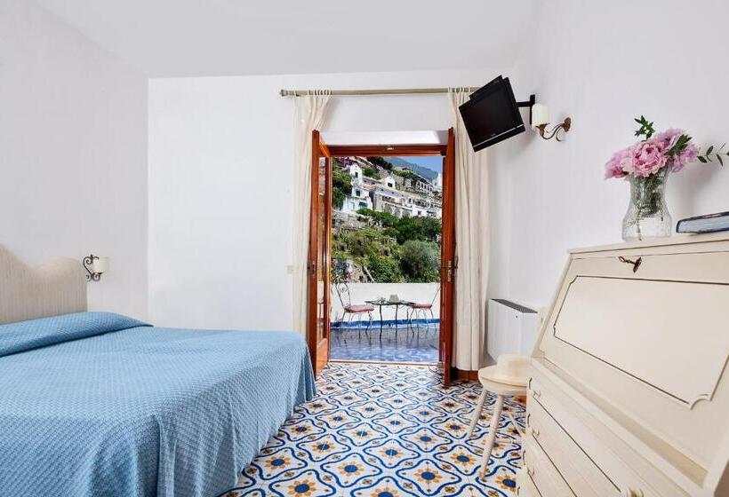 标准三人间, Vittoria