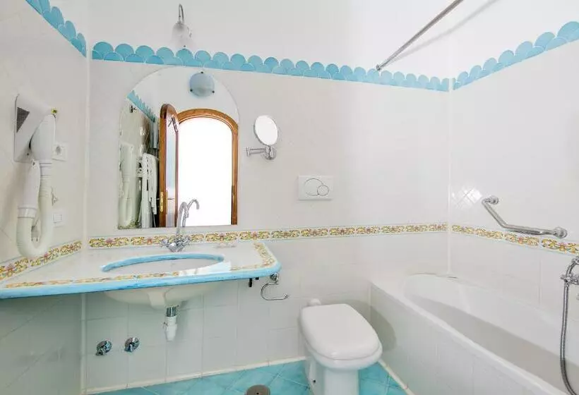 اتاق راحتی سه تخته, Vittoria
