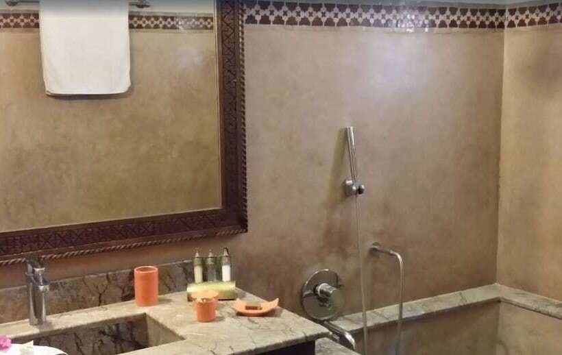 سوییت جونیور, Riad Al Ksar & Spa