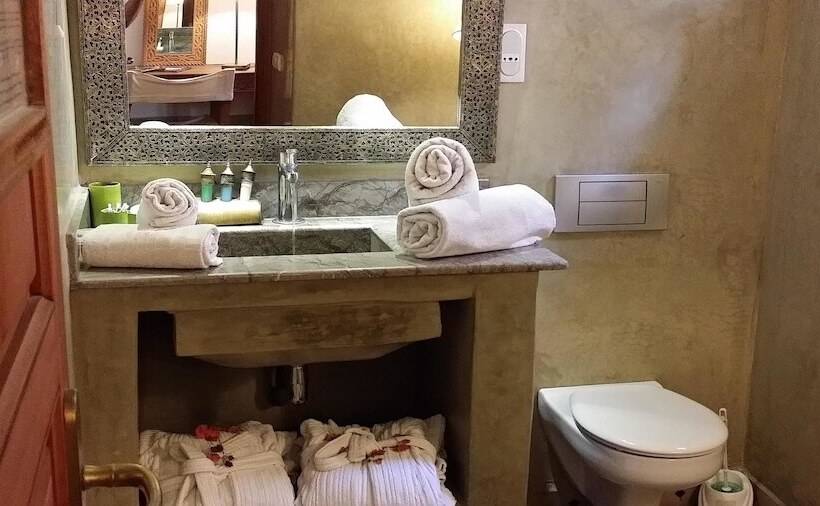 اتاق استاندارد سه نفره, Riad Al Ksar & Spa