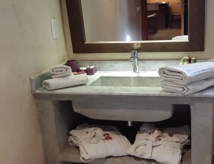 اتاق استاندارد سه نفره, Riad Al Ksar & Spa