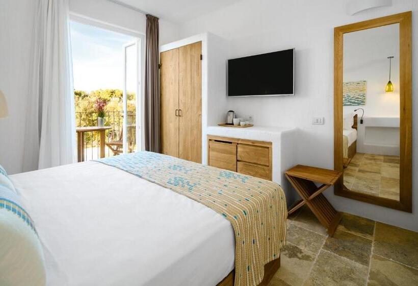 Номер Стандарт Вид на Сад, Sant Efis