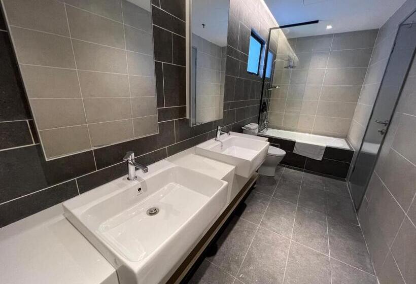 جناح, Amverton Cove Golf & Island Resort