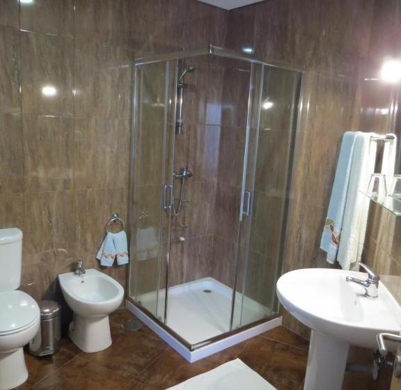 חדר סטנדרט לשלושה, Residência Iris